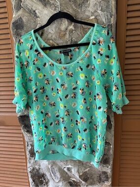 American Dream Mint Green Floral Scoop Neck Blouse